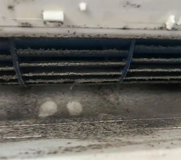 洱源空调吹的风有股烧焦味是怎么回事